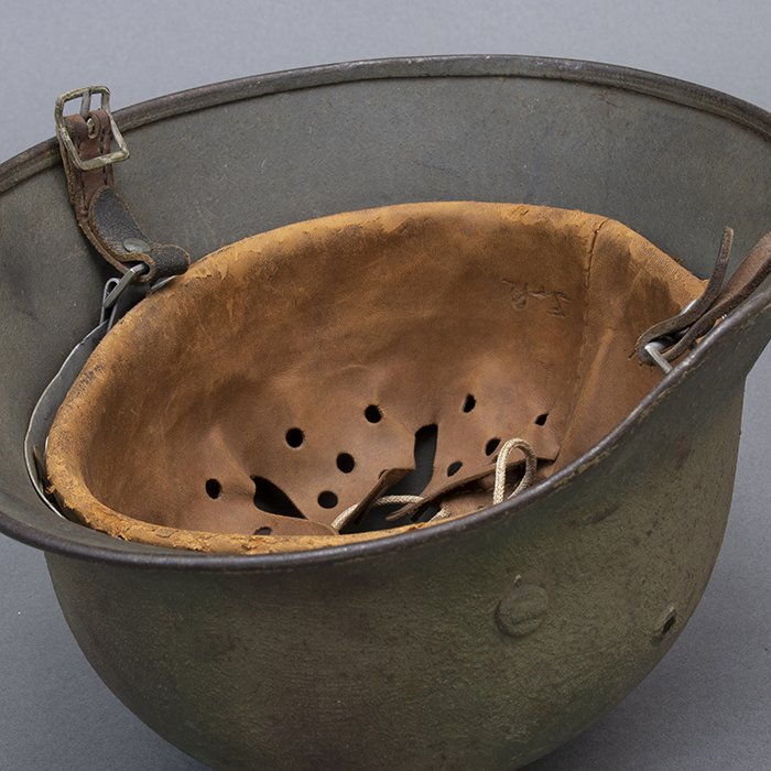 RH51 Heer M35 single decal reissue rough textured tricolor camouflage sprayed helmet — image 23