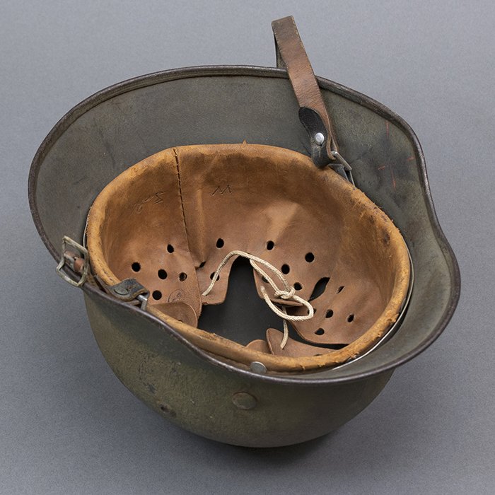 RH51 Heer M35 single decal reissue rough textured tricolor camouflage sprayed helmet — image 27