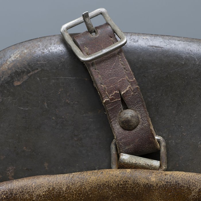 RH50 Heer M42 single decal 'tiger stripe' camouflaged helmet — image 26