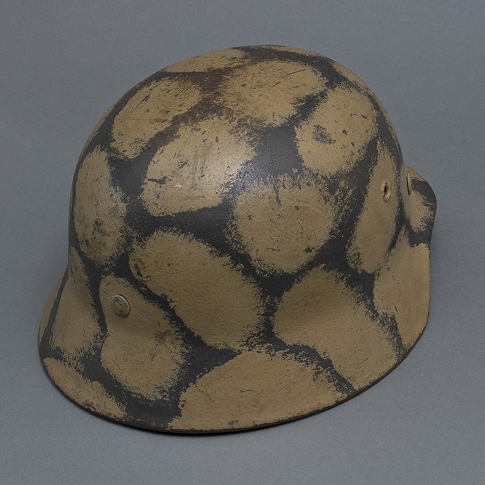 RH48 Luftwaffe M40 single decal 'turtle' camouflaged helmet — image 11