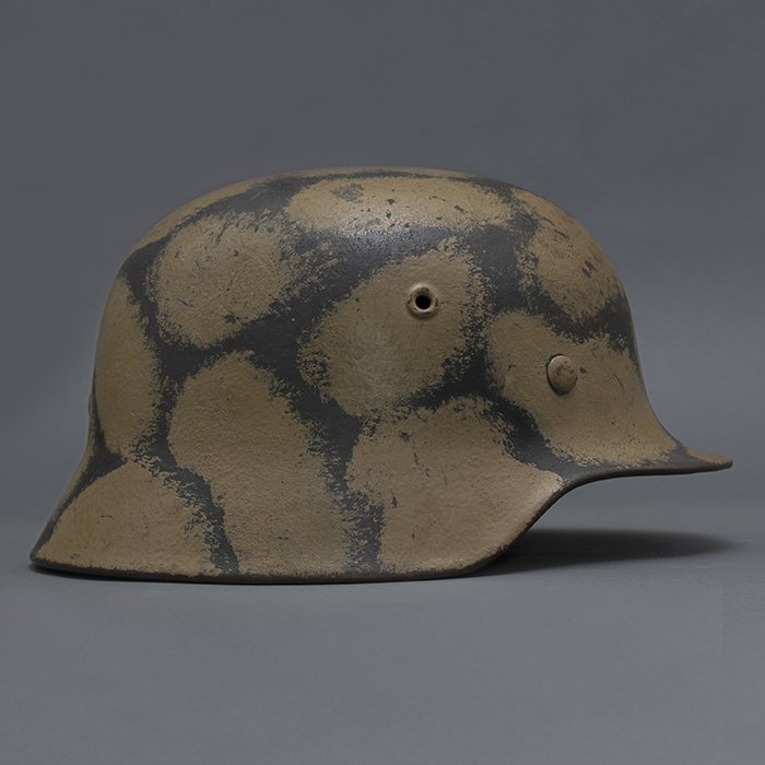 RH48 Luftwaffe M40 single decal 'turtle' camouflaged helmet — image 14
