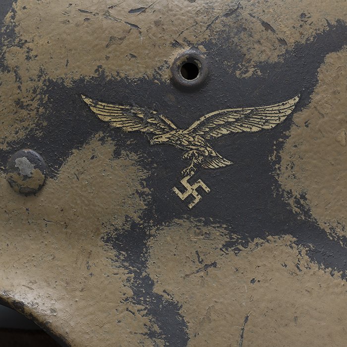 RH48 Luftwaffe M40 single decal 'turtle' camouflaged helmet — image 3