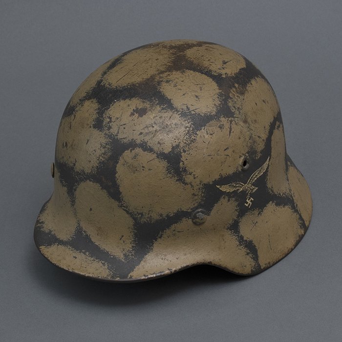 RH48 Luftwaffe M40 single decal 'turtle' camouflaged helmet — image 7