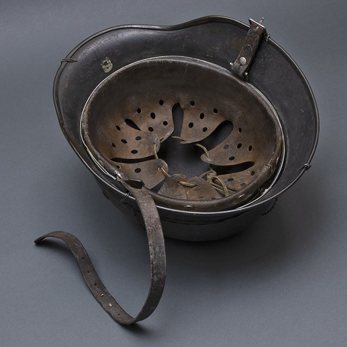 RH45 Luftwaffe M35 double decal overpainted baling wire camouflaged helmet — image 28