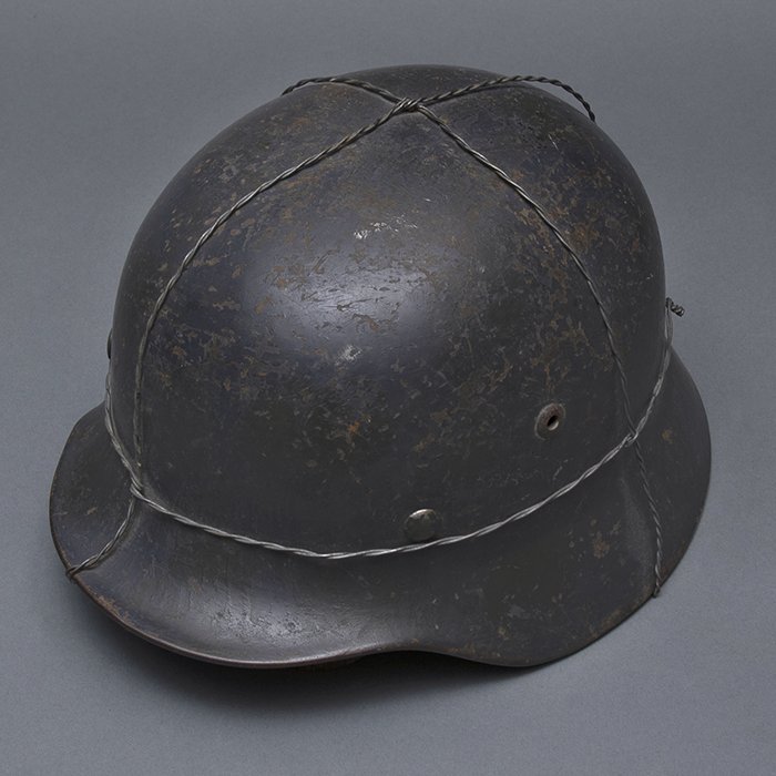RH45 Luftwaffe M35 double decal overpainted baling wire camouflaged helmet — image 7
