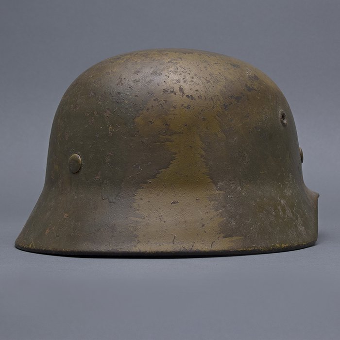 RH42 Heer M40 single decal western Südfront camouflaged helmet — image 13