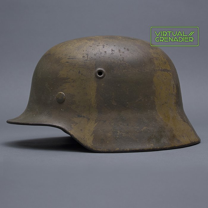 RH42 Heer M40 single decal western Südfront camouflaged helmet — image 2