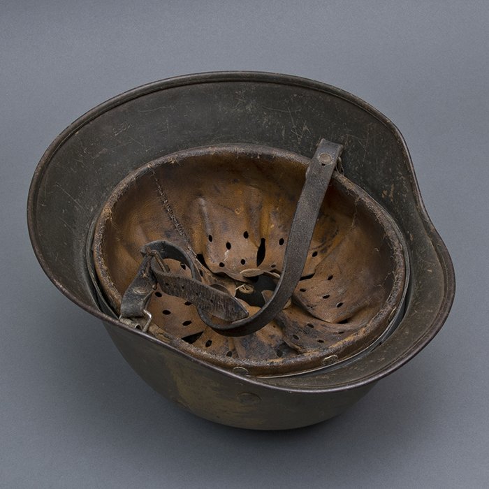 RH42 Heer M40 single decal western Südfront camouflaged helmet — image 21