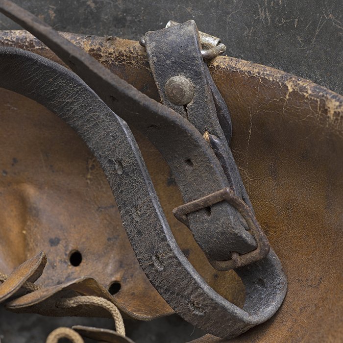 RH42 Heer M40 single decal western Südfront camouflaged helmet — image 23