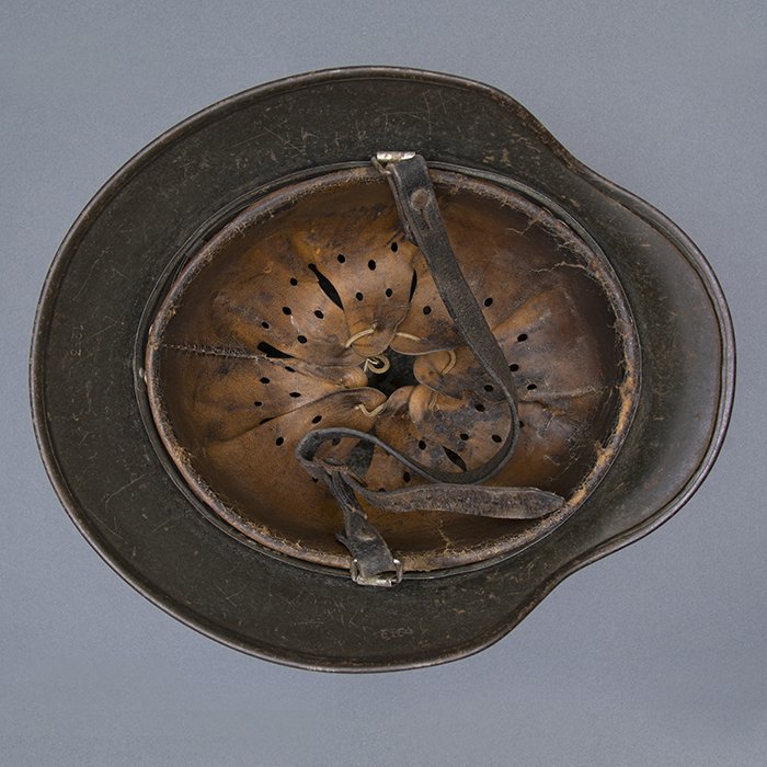 RH42 Heer M40 single decal western Südfront camouflaged helmet — image 27