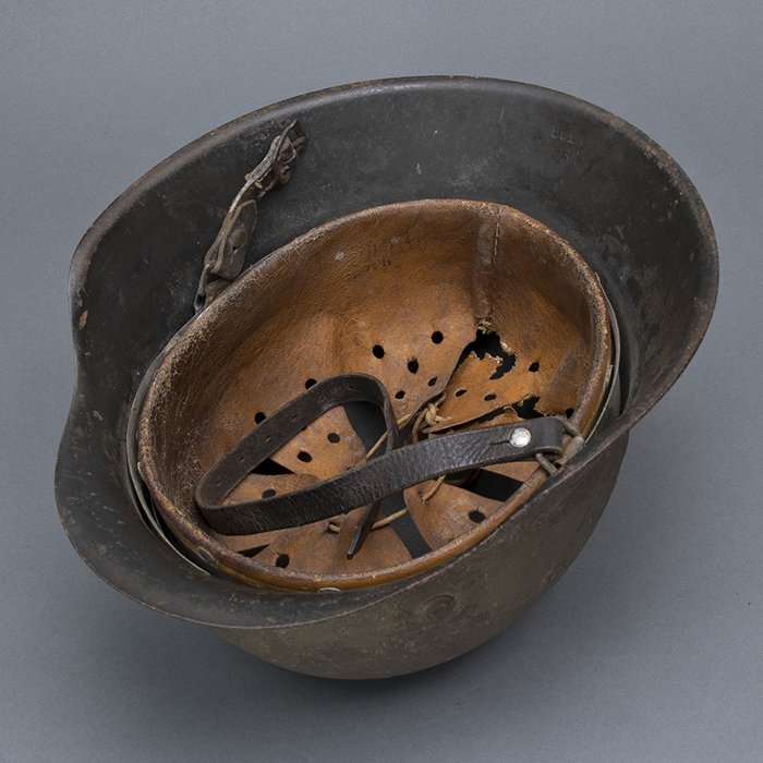 RH43 Heer M42 rough texture dual color camouflaged helmet — image 18