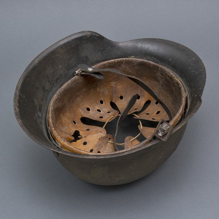 RH43 Heer M42 rough texture dual color camouflaged helmet — image 26