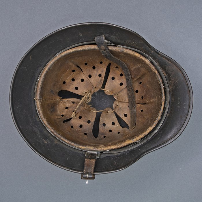 CHQ1 Luftwaffe M40 single decal tan camouflaged helmet — image 22