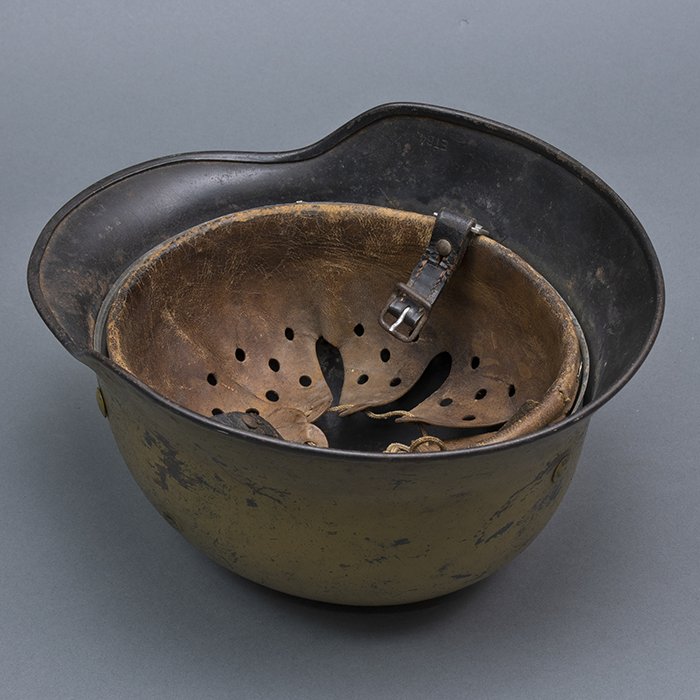 CHQ1 Luftwaffe M40 single decal tan camouflaged helmet — image 26