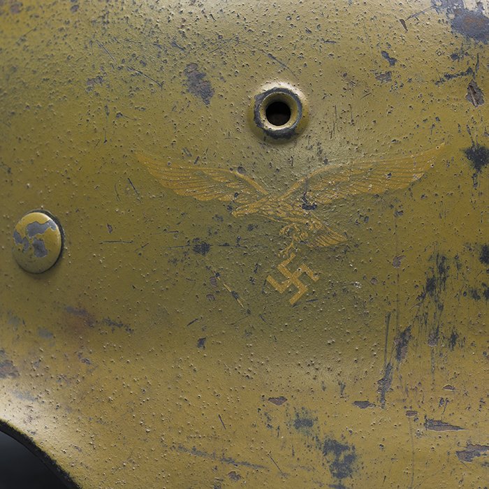 CHQ1 Luftwaffe M40 single decal tan camouflaged helmet — image 3