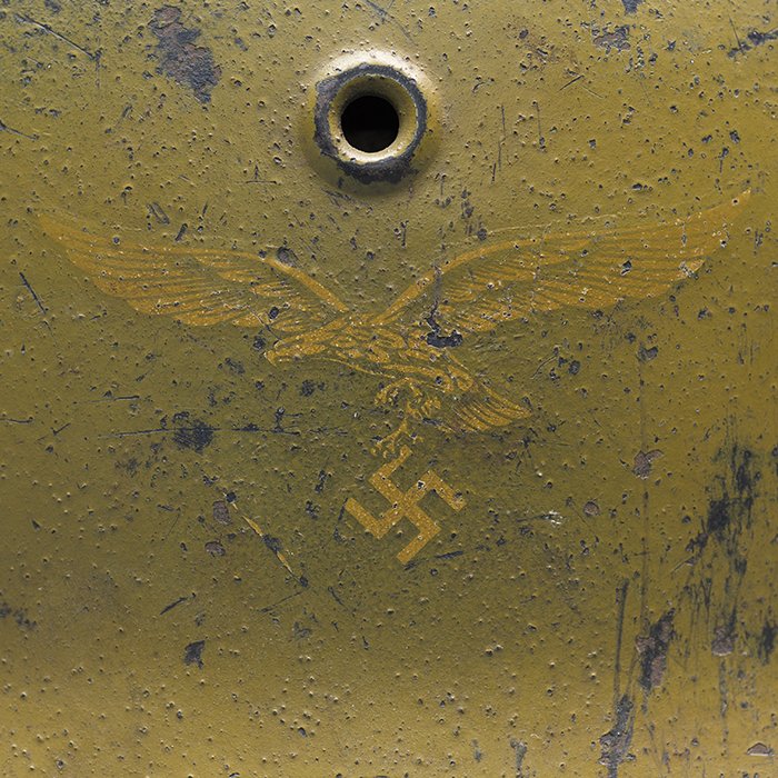 CHQ1 Luftwaffe M40 single decal tan camouflaged helmet — image 4