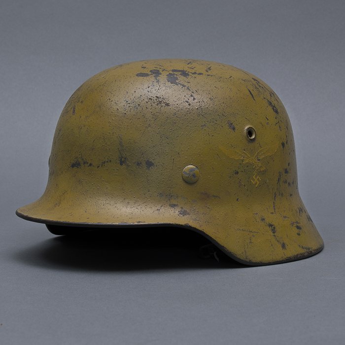 CHQ1 Luftwaffe M40 single decal tan camouflaged helmet — image 5