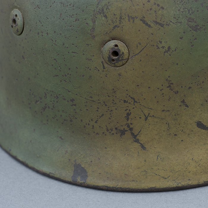 RH55 Luftwaffe M38 single decal tan and green sprayed camouflaged Fallschirmjäger helmet, KIA — image 10