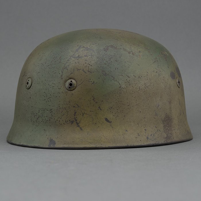 RH55 Luftwaffe M38 single decal tan and green sprayed camouflaged Fallschirmjäger helmet, KIA — image 11