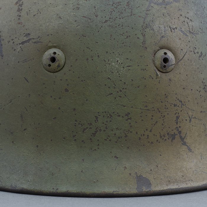 RH55 Luftwaffe M38 single decal tan and green sprayed camouflaged Fallschirmjäger helmet, KIA — image 12