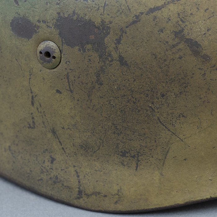 RH55 Luftwaffe M38 single decal tan and green sprayed camouflaged Fallschirmjäger helmet, KIA — image 18