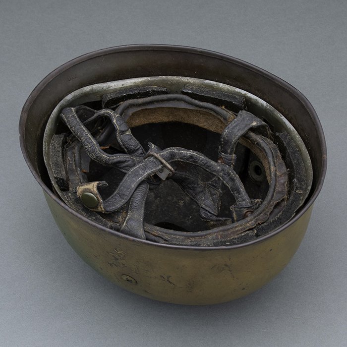 RH55 Luftwaffe M38 single decal tan and green sprayed camouflaged Fallschirmjäger helmet, KIA — image 26