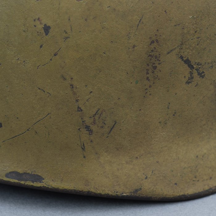 RH55 Luftwaffe M38 single decal tan and green sprayed camouflaged Fallschirmjäger helmet, KIA — image 6