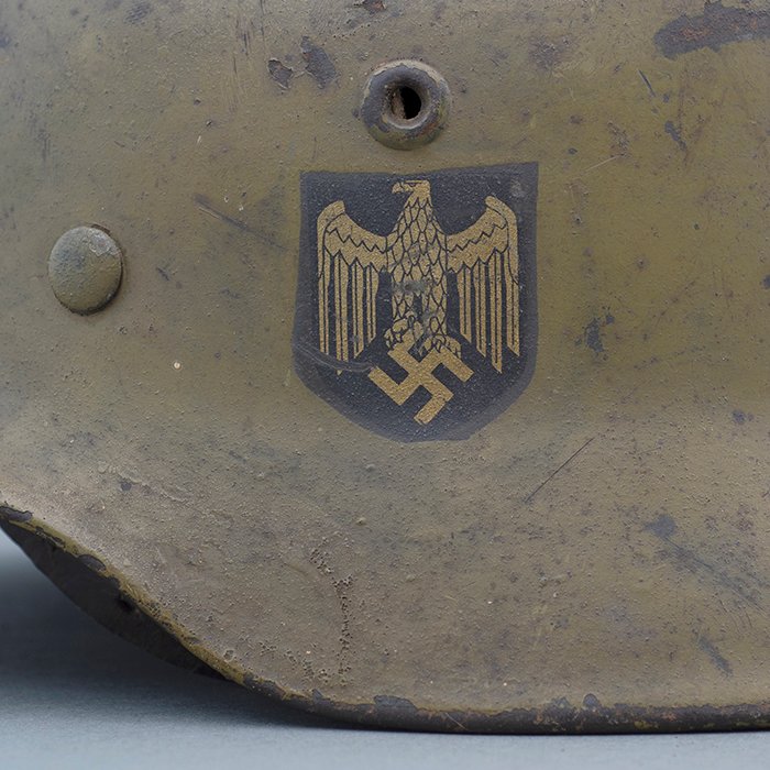 ADM78 Heer M40 single decal olive tan camouflaged helmet — image 3