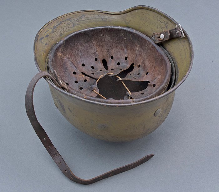 ADM78 Heer M40 single decal olive tan camouflaged helmet — image 30