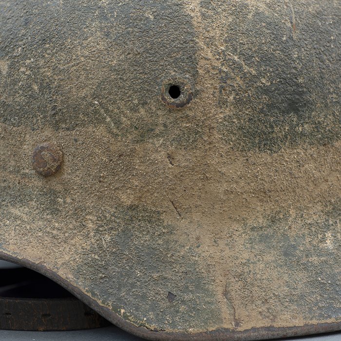 ADM71 Unique Heer M40 tan and green sand camouflaged helmet — image 3