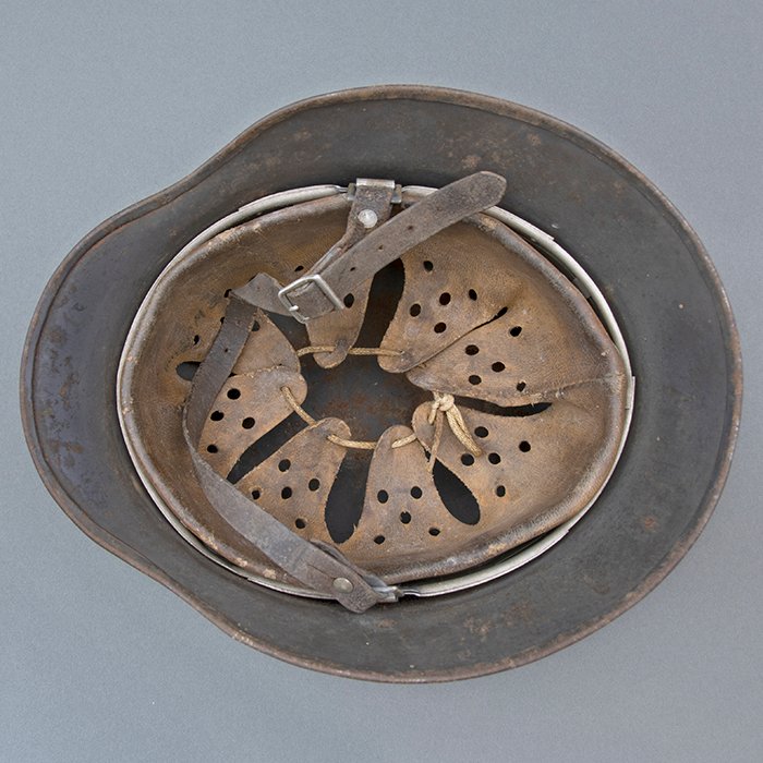 ADM70 Excellent Luftwaffe M35 single decal tricolor spray camouflaged helmet — image 20