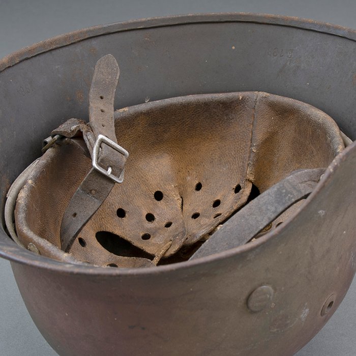 ADM70 Excellent Luftwaffe M35 single decal tricolor spray camouflaged helmet — image 22