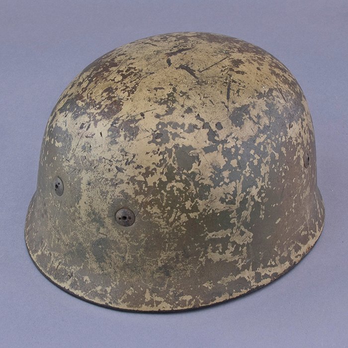 RH23 Luftwaffe M38 single decal tricolor over tan camouflaged Fallschirmjäger helmet — image 17
