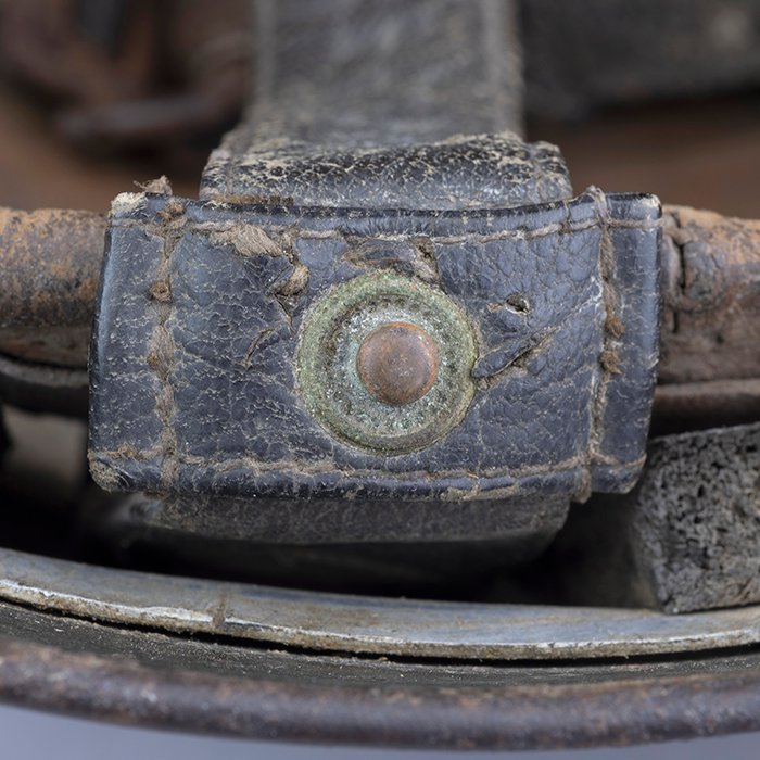 RH23 Luftwaffe M38 single decal tricolor over tan camouflaged Fallschirmjäger helmet — image 28