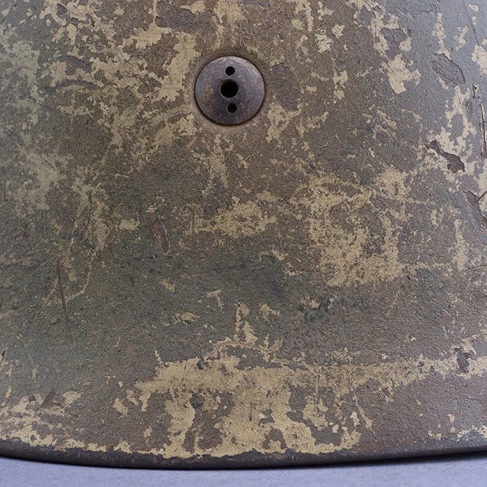 RH23 Luftwaffe M38 single decal tricolor over tan camouflaged Fallschirmjäger helmet — image 3