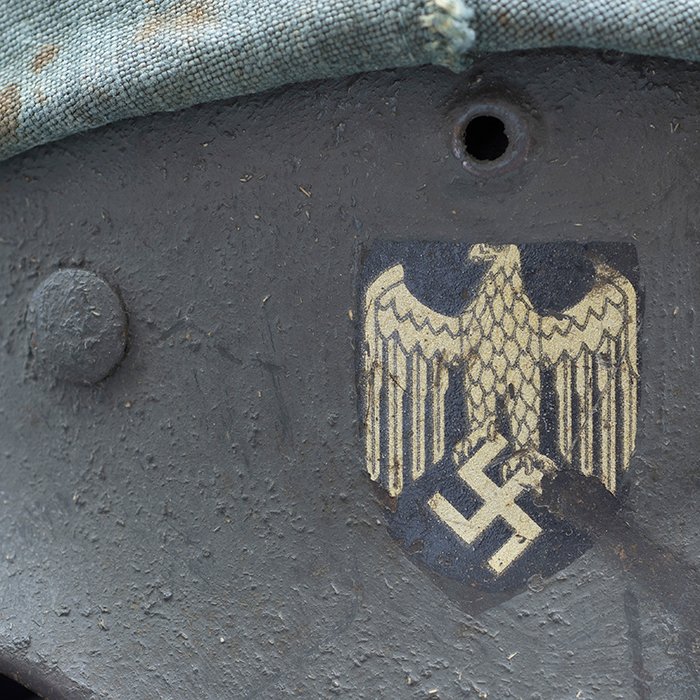 RH28 Heer M40 single decal sawdust overpaint helmet with field made burlap cover — image 5