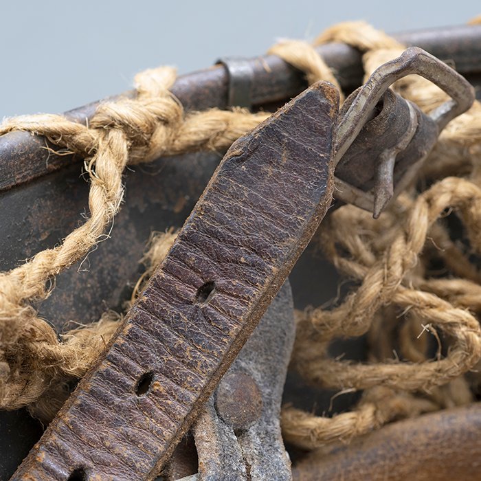 RH29 Heer M40 single decal camouflaged helmet with issue net and elastic bands — image 23