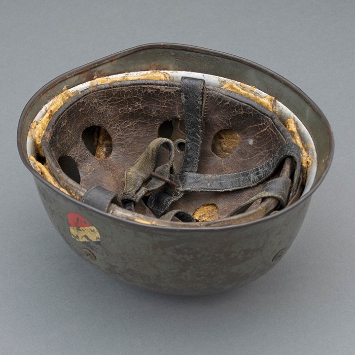 RH27 Luftwaffe M38 double decal camouflaged Fallschirmjäger helmet — image 32