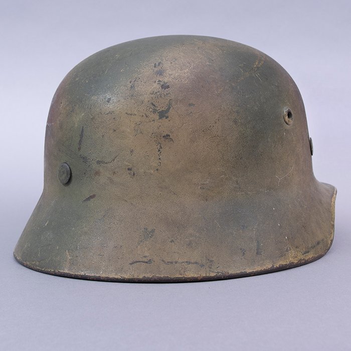 RH20 Heer M35 double decal tricolor spray camouflaged helmet — image 16