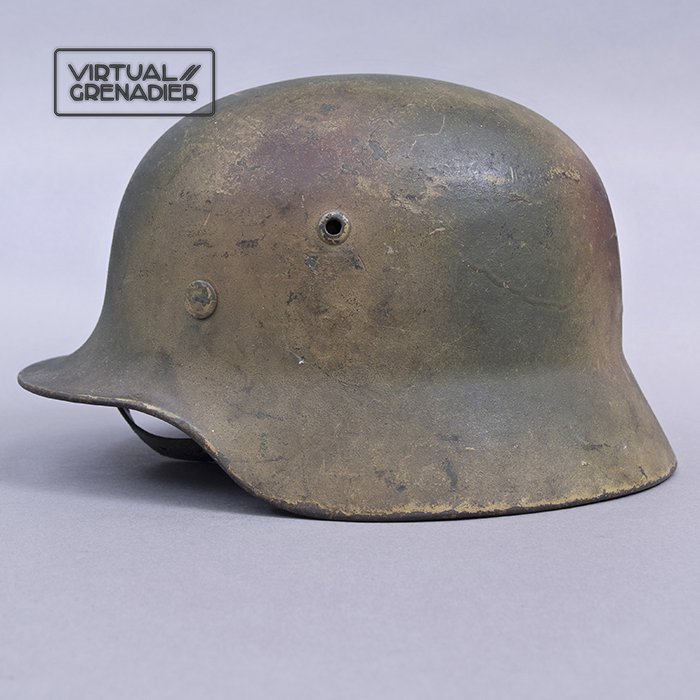 RH20 Heer M35 double decal tricolor spray camouflaged helmet — image 2