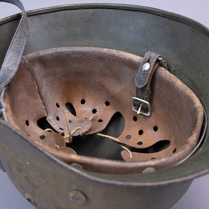 RH20 Heer M35 double decal tricolor spray camouflaged helmet — image 21