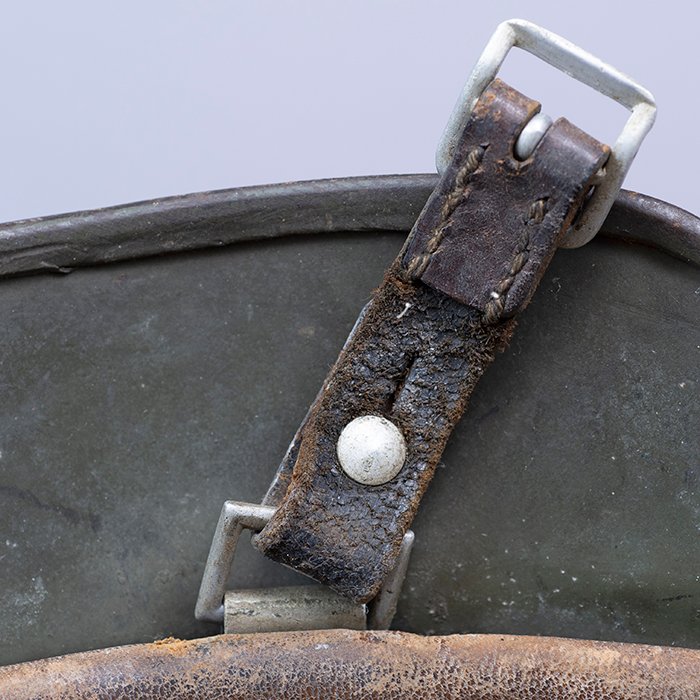 RH20 Heer M35 double decal tricolor spray camouflaged helmet — image 28