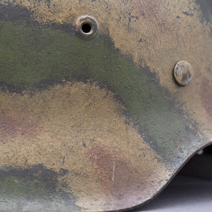 RH16 One of a kind Heer M42 single decal tricolor camouflaged helmet — image 10