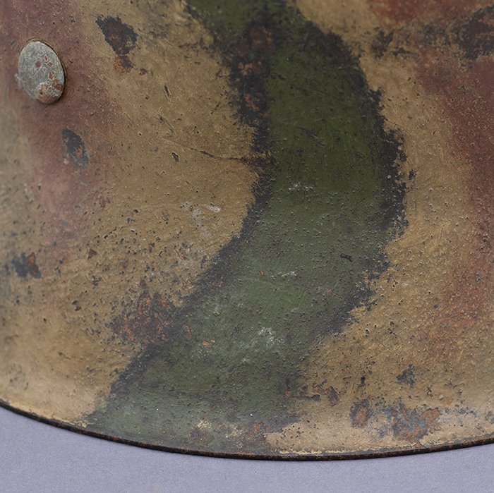 RH16 One of a kind Heer M42 single decal tricolor camouflaged helmet — image 16