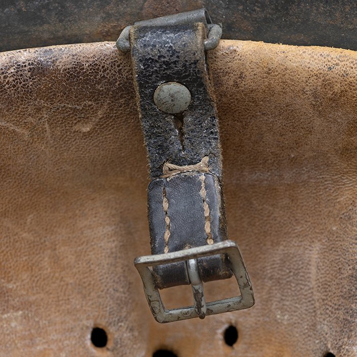 RH16 One of a kind Heer M42 single decal tricolor camouflaged helmet — image 26