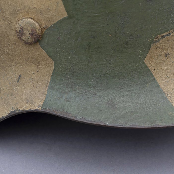 RH17 Heer M42 single decal tan and green geometric camouflaged helmet — image 10
