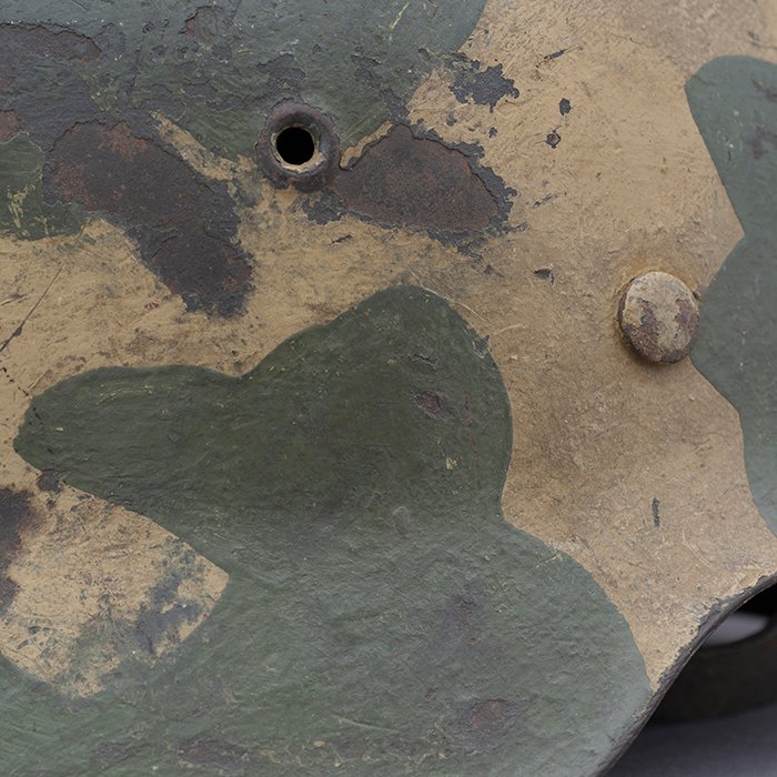 RH17 Heer M42 single decal tan and green geometric camouflaged helmet — image 12