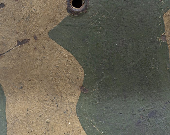 RH17 Heer M42 single decal tan and green geometric camouflaged helmet — image 4