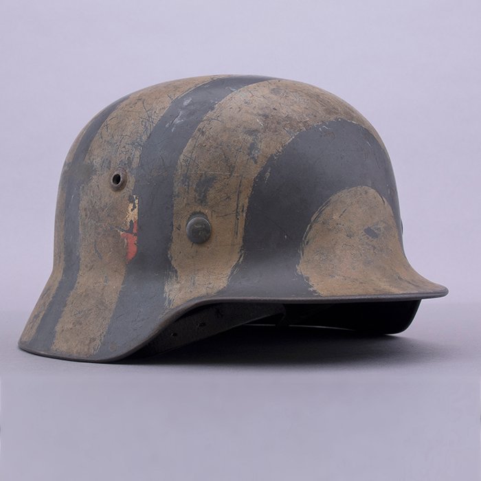 RH14 Luftwaffe M35 double decal tan striped camouflaged helmet — image 12
