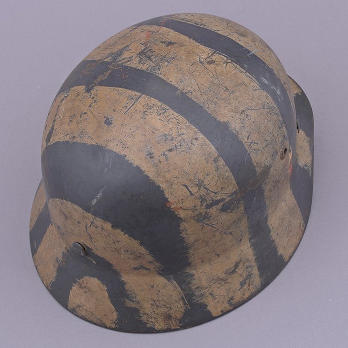 RH14 Luftwaffe M35 double decal tan striped camouflaged helmet — image 15